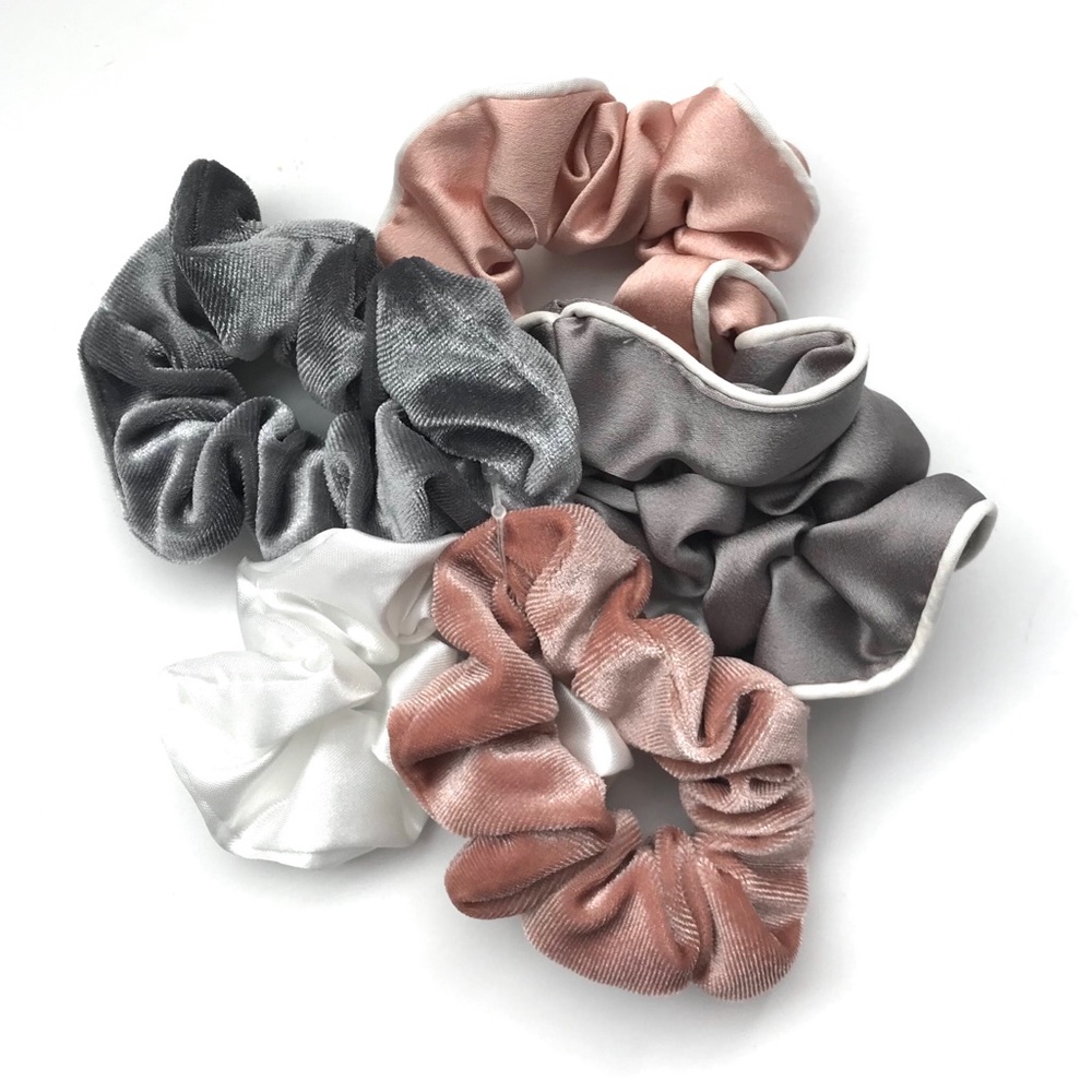UO Days of the Week Satin Scrunchie Set NWT - Picture 4 of 4